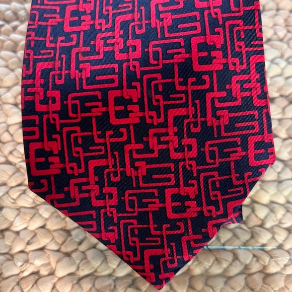 GUCCI Classic Designer Logo Tie 100% Silk Made in Italy - Picture 6 of 6